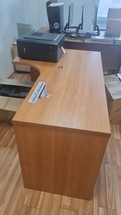 Продам стол полукруглый