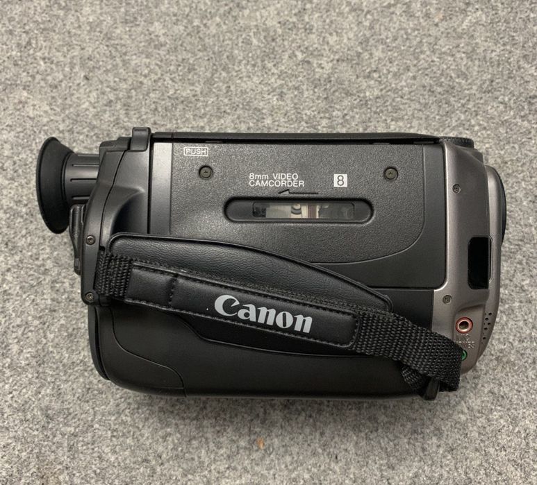 Продам видеокамеру " CANON" JAPON