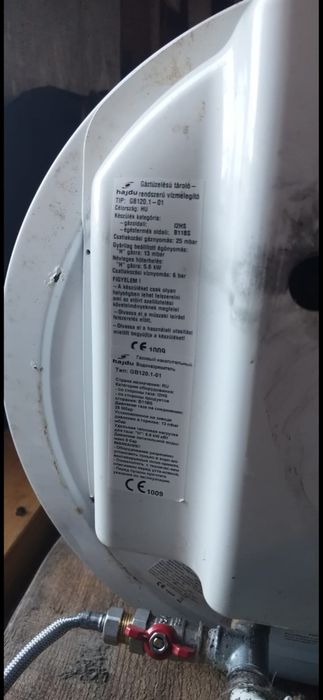 Se vinde boiler pe gaz