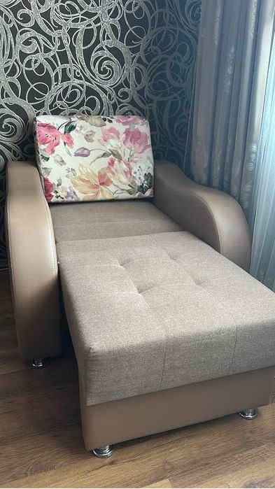 Продам мягкий уголок  100 000