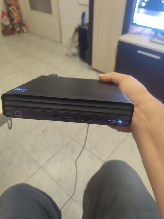 продавам компютър hp 400 G9 mini i5 12500T 16GB 256GB NVME ssd