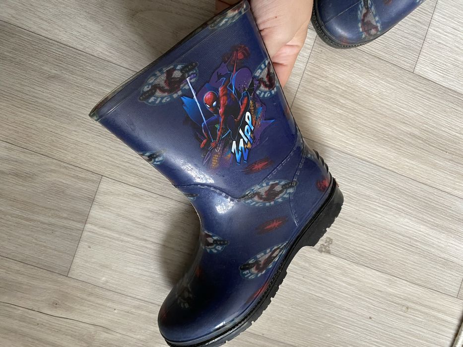 Продам детские резиновые сапоги