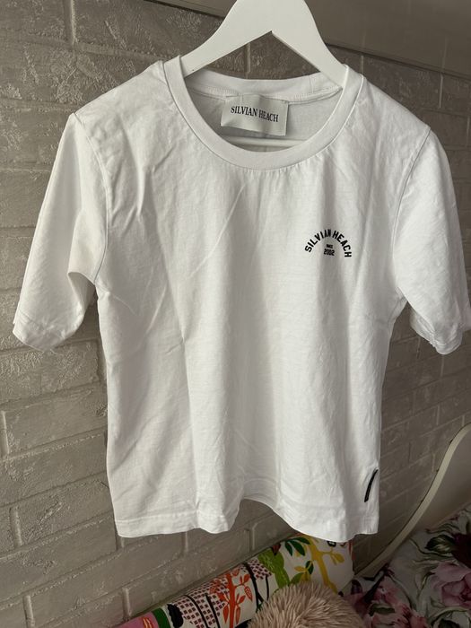 Нови тениски Guess,Calvin Klein, Pause jeans и др.