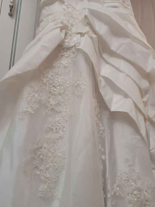 Булчинска рокля с воал