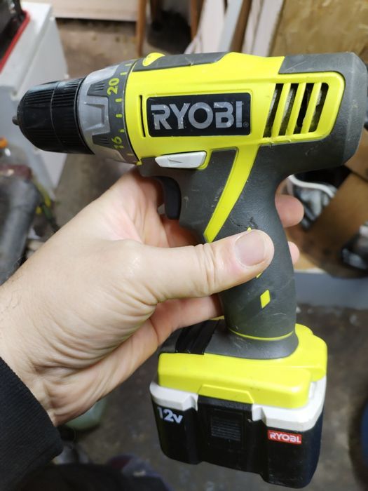 Bormasina Ryobi utilizata