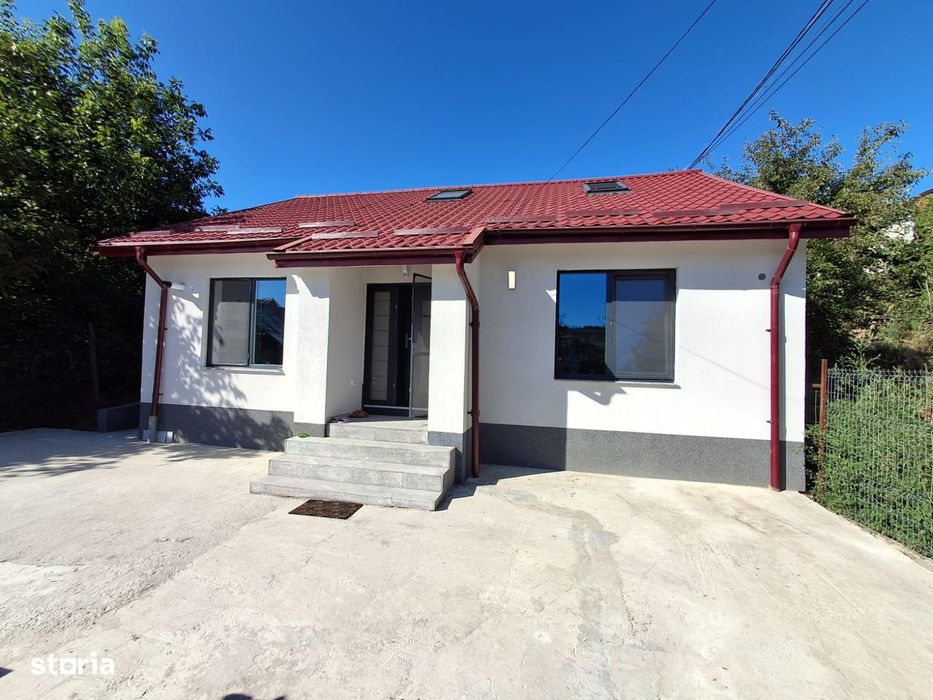 Vila de Vânzare în Rediu - Confort și Accesibilitate Aproape de Oraș