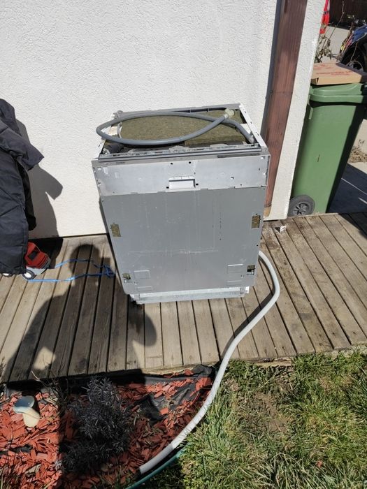 Donez masina de spalat vase Beko incorporabila