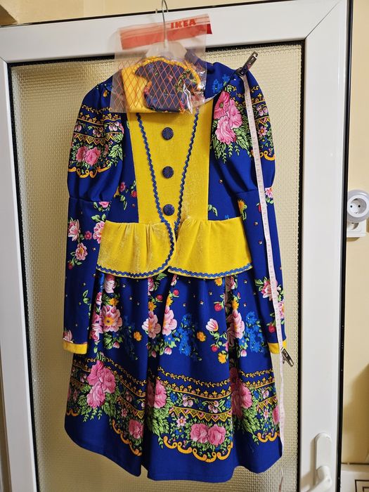 Rochie dans caracter 7-8 ani