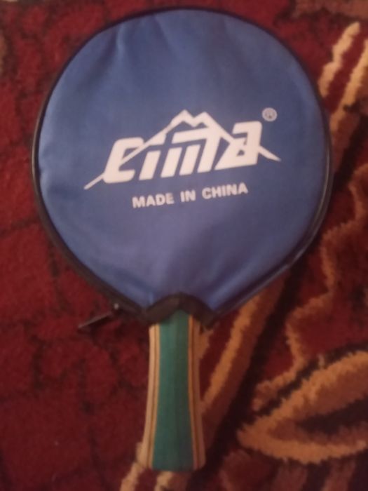 Tennis raketka sotiladi