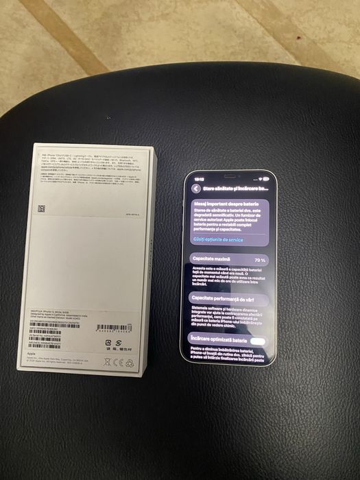 Huse iphone 12 alb cutie impecabil