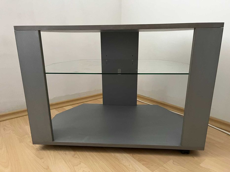 Продавам TV масичка