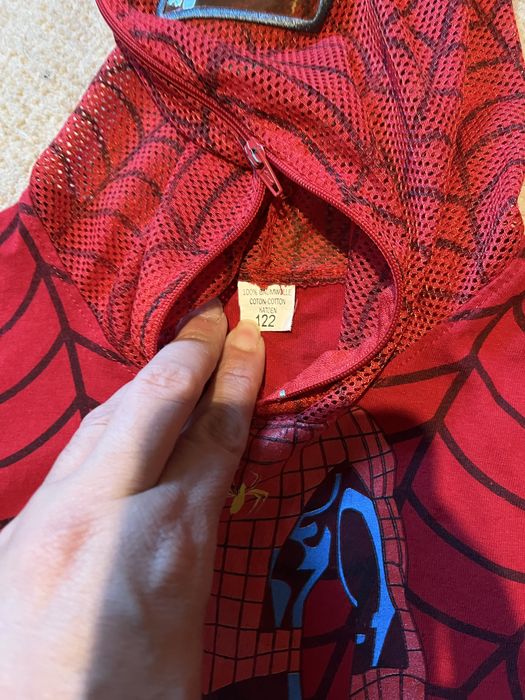 Сет 2 блузи spiderman, лампа и прожектор spiderman и чанта spiderman