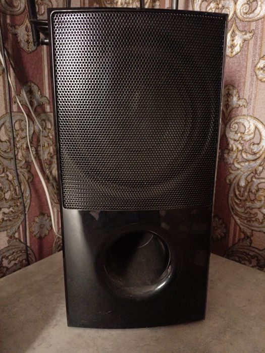 Соунбар.  LG б/у. Продам 130000