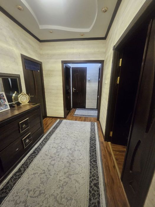 4хона 5 хона килинган падвал ям жилой килинган 1 этаж ховлисида Тапчан