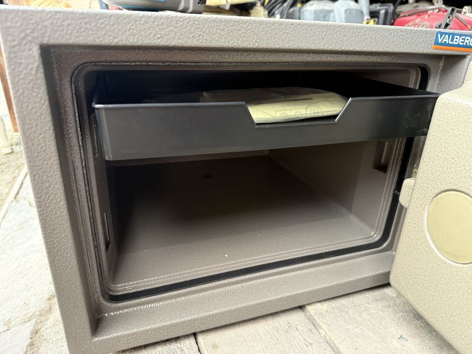 * СЕЙФ огнестойкий VALVERG FRS 32 EL Россия почти новый