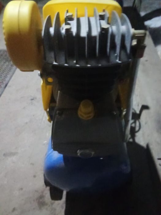 Продам воздушный компрессор