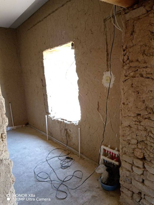 Uy sotiladi sro'chnaa 123 min $ qberamiz