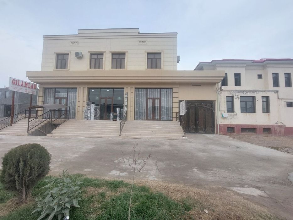 Bino sotiladi 700m² 3etaj