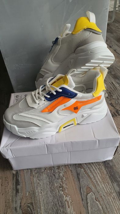 Маратонки 39 номер