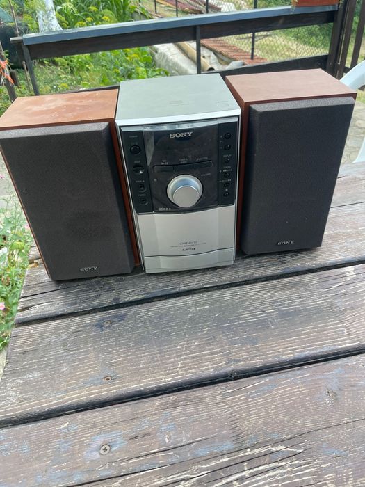 Тонколона - Sony CD Music System CMT-EH10.