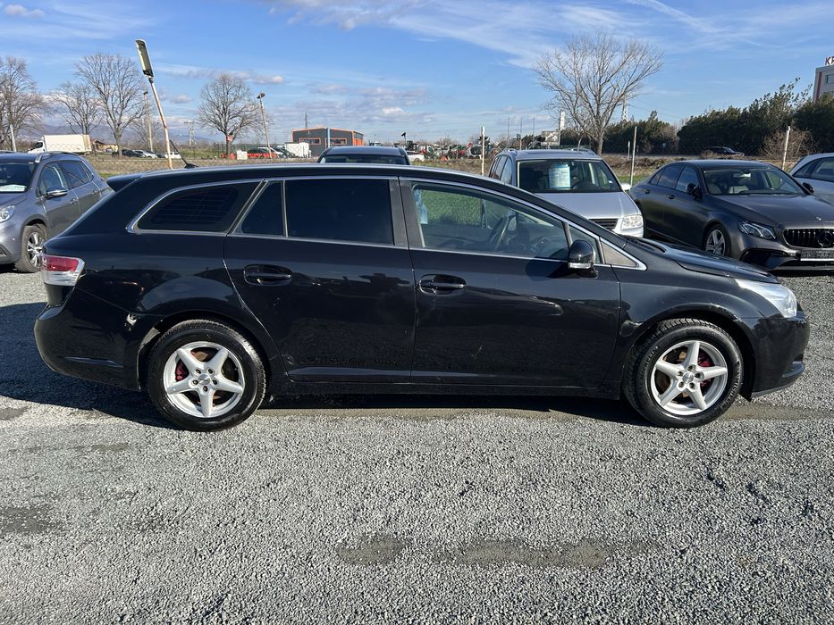 Toyota Avensis 2011г.