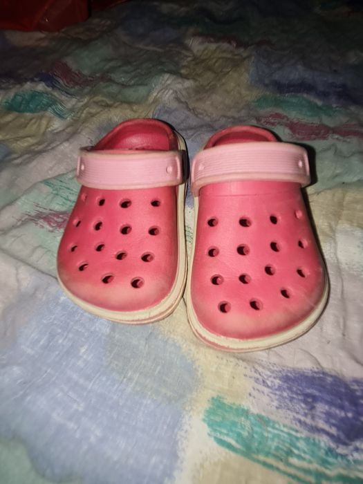 Adidas marimea 19 + papucii de casa cadou nr 21