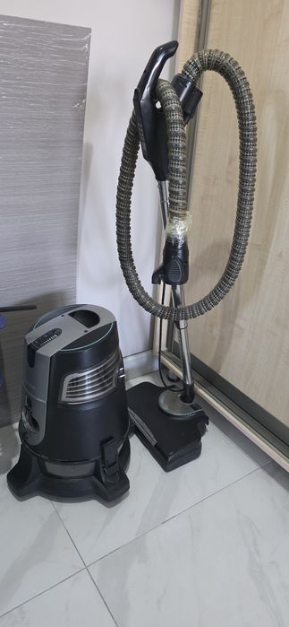 Продаю пылесос робоклин