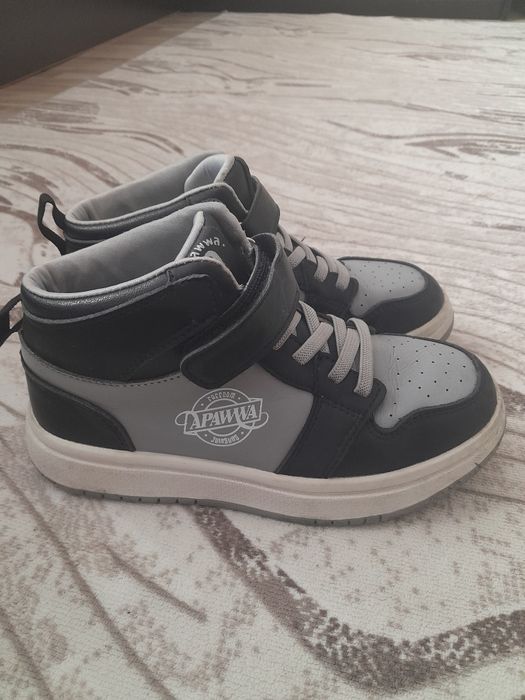 Детски маратонки 31 и 33 номер