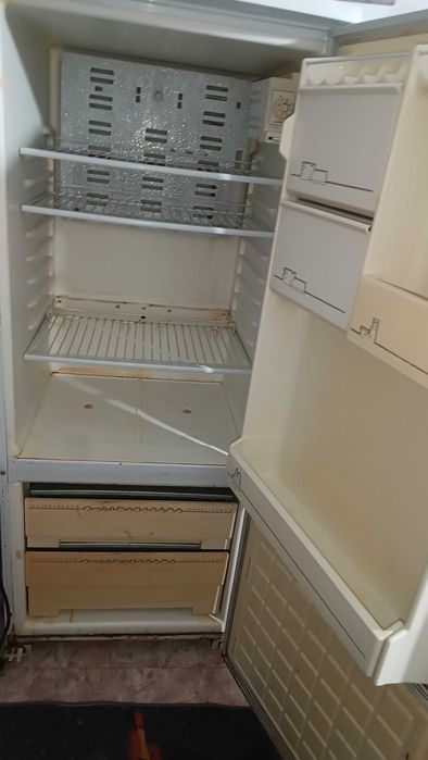 Продам 2 нерабочих холодильника в Каскелене.