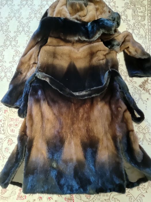 Продам норковую шубу