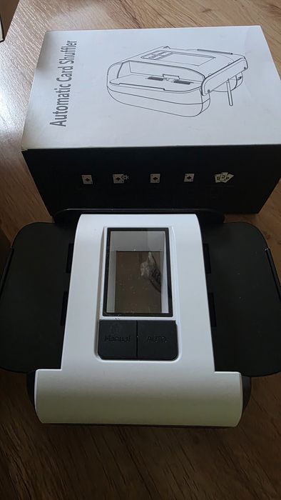 Автоматичен разбърквач на карти!