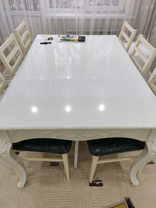 Раскладной стол в гостиную