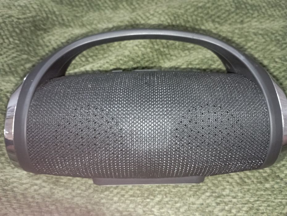 Продаю блютуз колонку