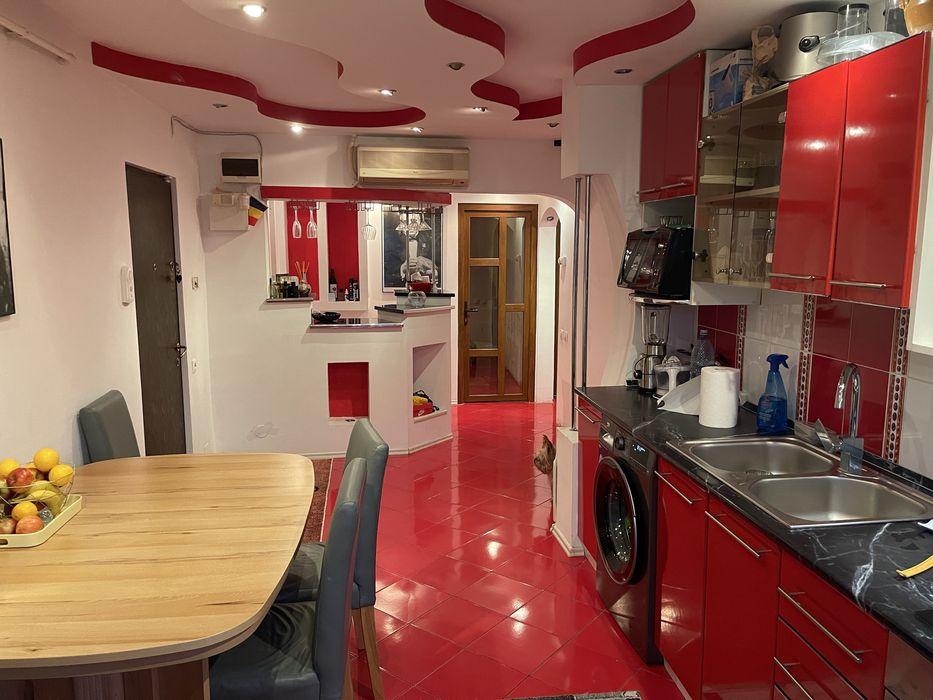 Vand apartament 3 camere decomandat