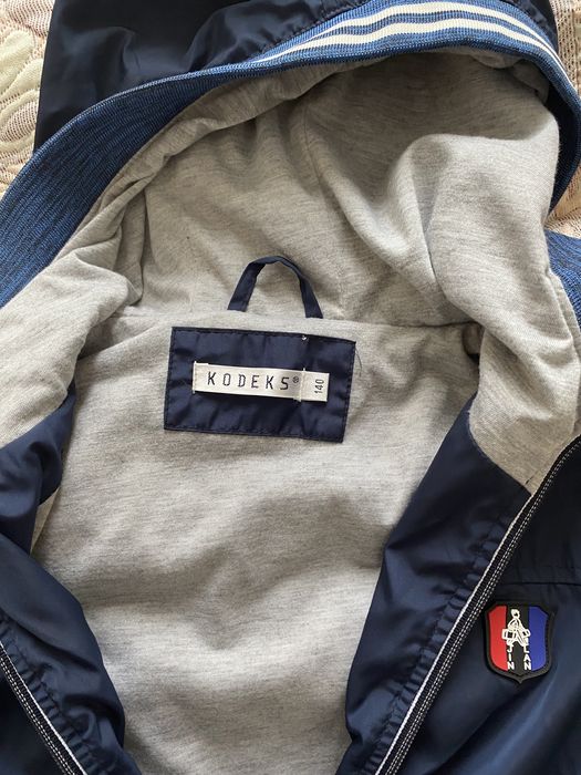 Продам ветровку на мальчика