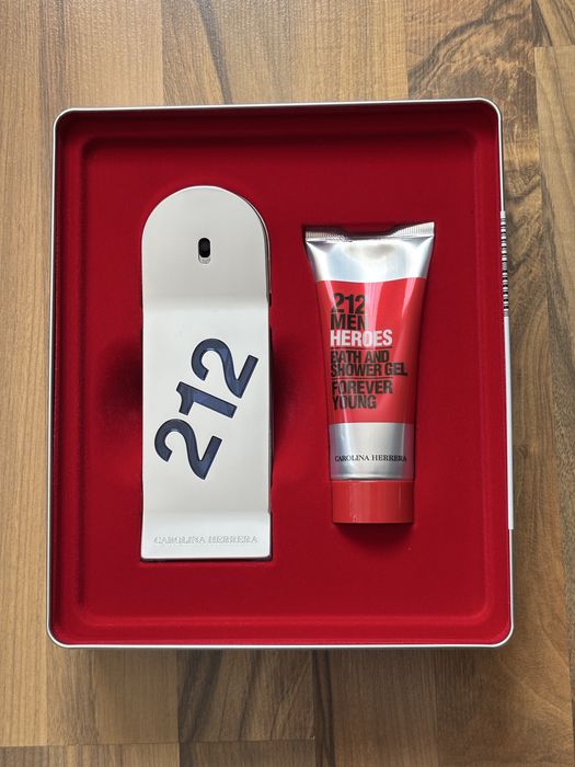 Parfum + Gel de duș Carolina Herrera