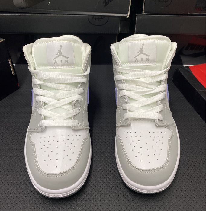 Jordan 1 Retro Mid Wolf Grey Aluminum BQ6472-105