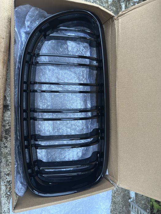 Черни двойни бъбреци BMW e90 lci