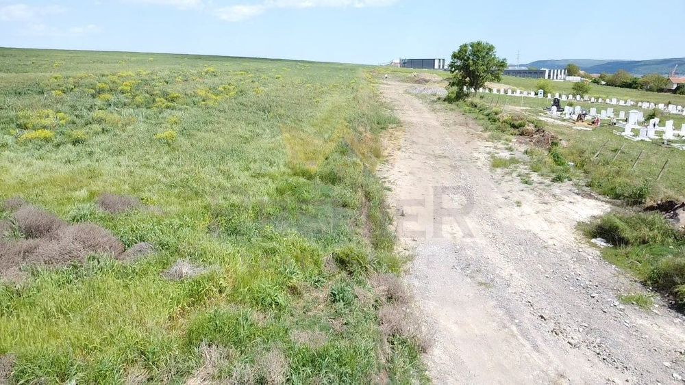 Парцел в Варна, област-с.Езерово площ 9999м2