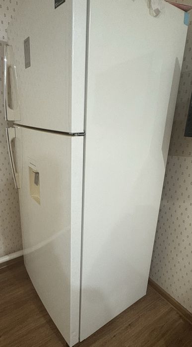 Продам холодильник Samsung (самсунг)