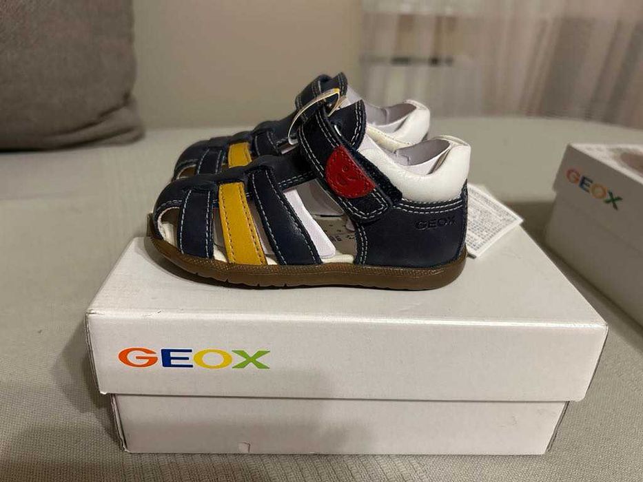 Нови Geox сандалки за момче, естествена кожа 21 номер