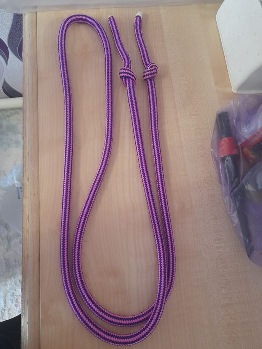 Продается скалкалка гимнастический 2.5 м