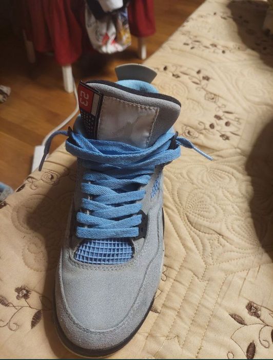 Jordan 4 retro university blue