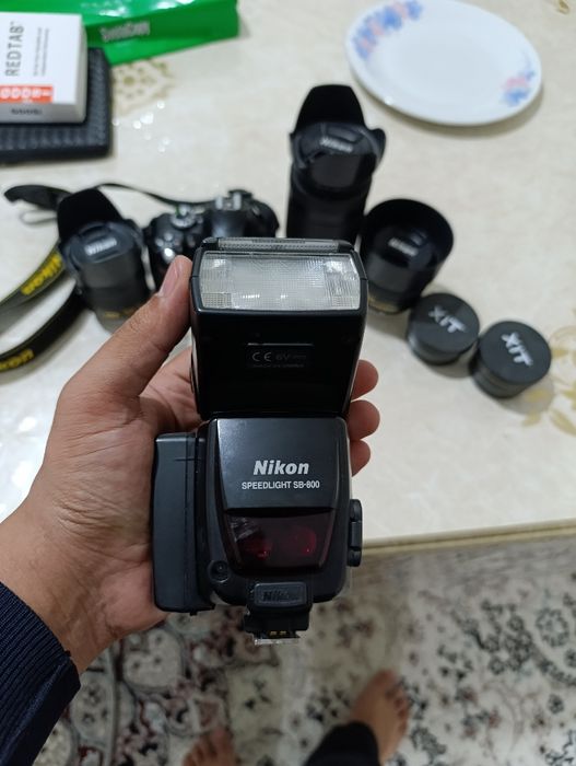 Nikon d3300 komplekt sotiladi