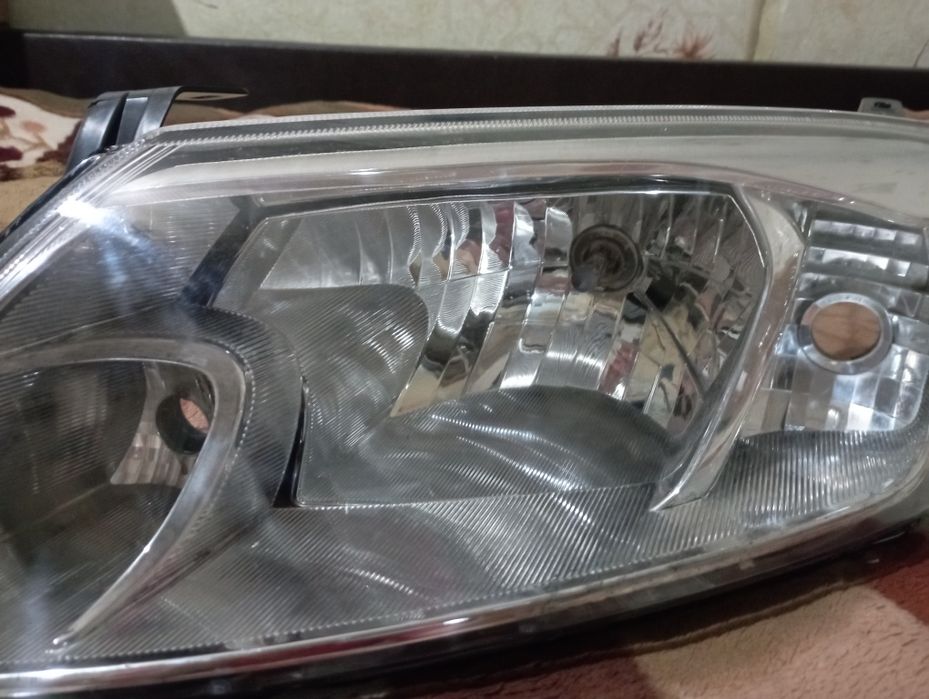 Фара на лада гранта 1