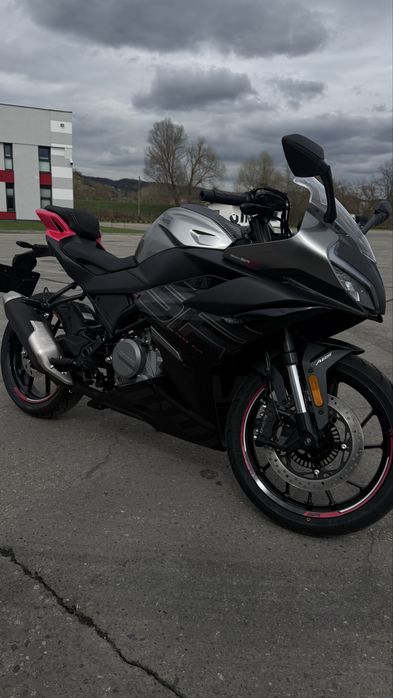 CFMOTO 300SR 2025