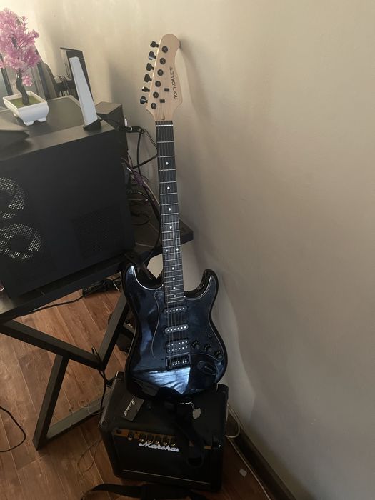 Продам гитару стостояние 8/10