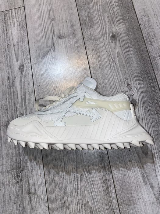 Adidasi Off-White Odsy