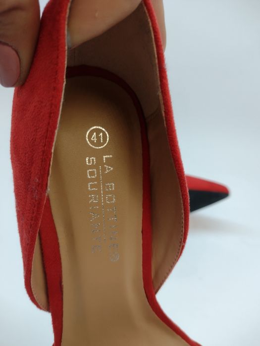 Дамски обувки на висок ток и чанта в червен велур
