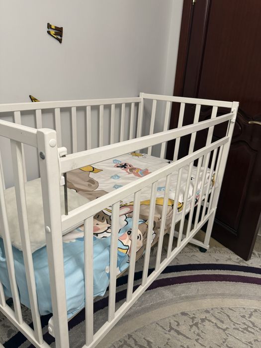 Кровать детская на колесах